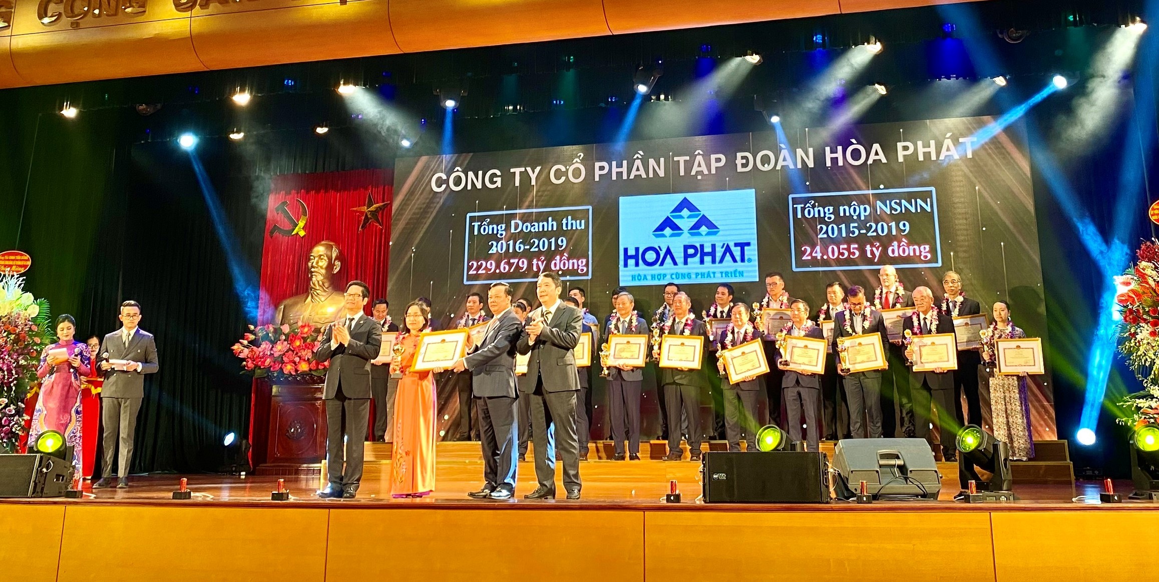 bang-khen-bo-tai-chinh