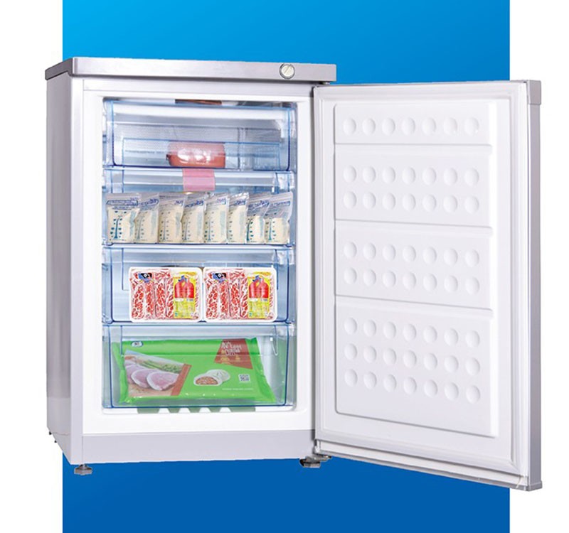 Tủ đông đứng Hòa Phát 4 ngăn rộng rãi