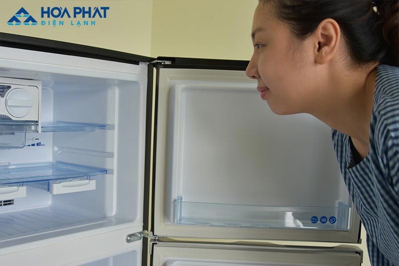 Rã đông ngăn đá và loại bỏ lớp tuyết bám để tủ hoạt động tốt nhất