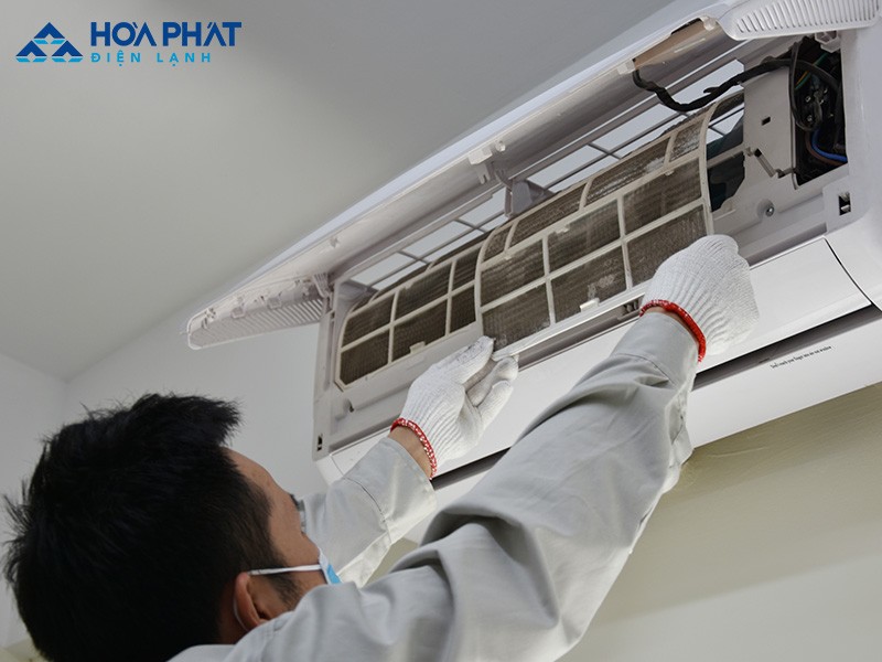 Vệ sinh điều hòa định kỳ mỗi năm một lần để đảm bảo điều hòa hoạt động tốt