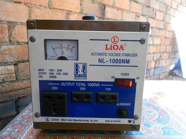 Ổn áp là thiết bị quen thuộc duy trì sự ổn định của nguồn điện nhiều gia đình hiện nay.