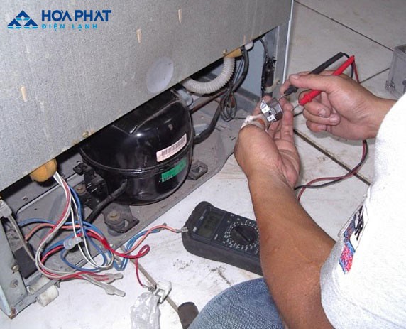 Thay rơ le cho tủ lạnh là cách khắc phục tiếng ồn nhanh chóng và hiệu quả nhất