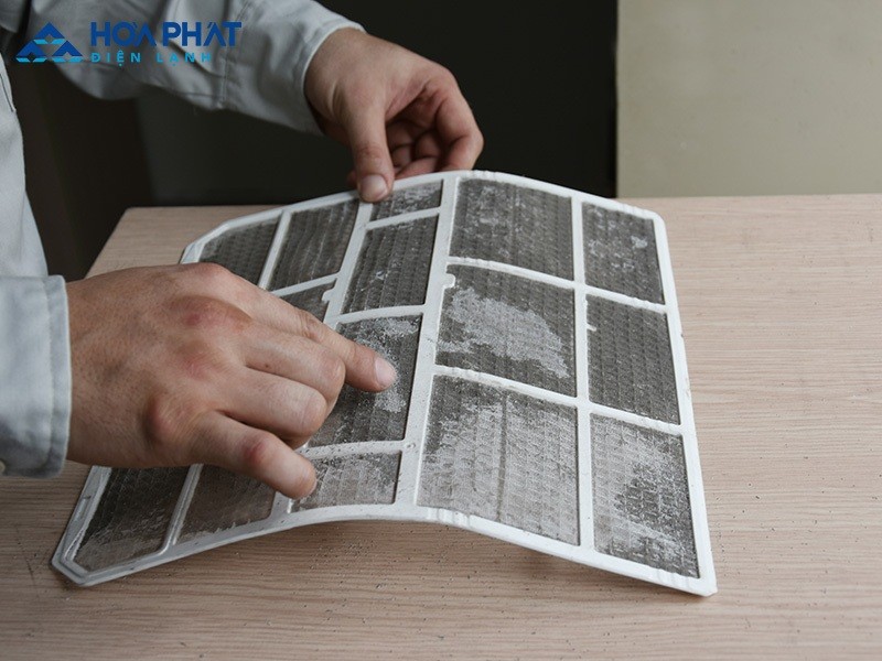 Vệ sinh điều hoà Funiki định kỳ