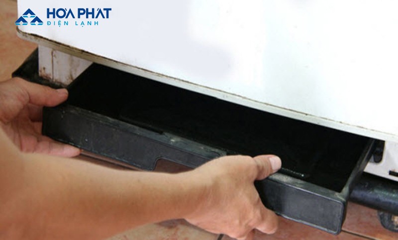 Chảo đựng nước thải bị lệch