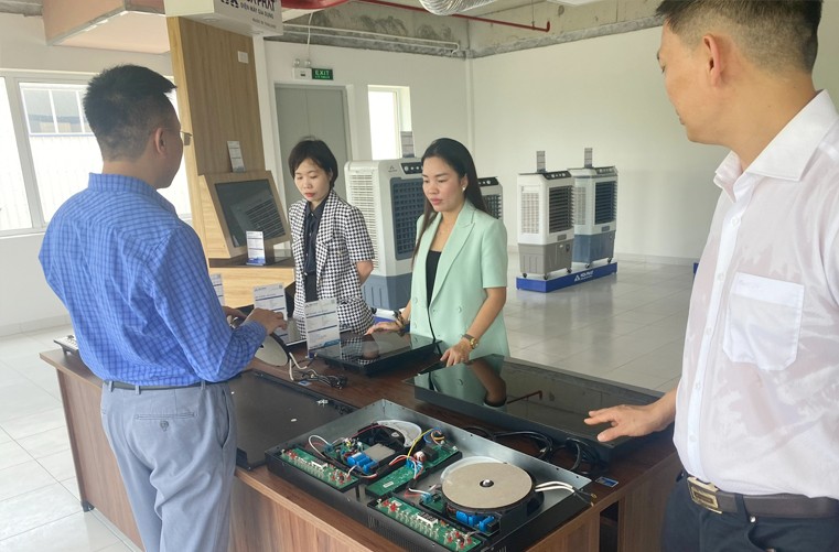 dmx-tham-quan-showroom-5