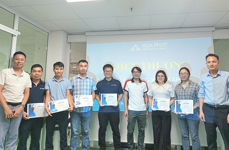 Điện máy Gia dụng Hòa Phát khen thưởng các cá nhân có sáng kiến cải tiến sáng tạo