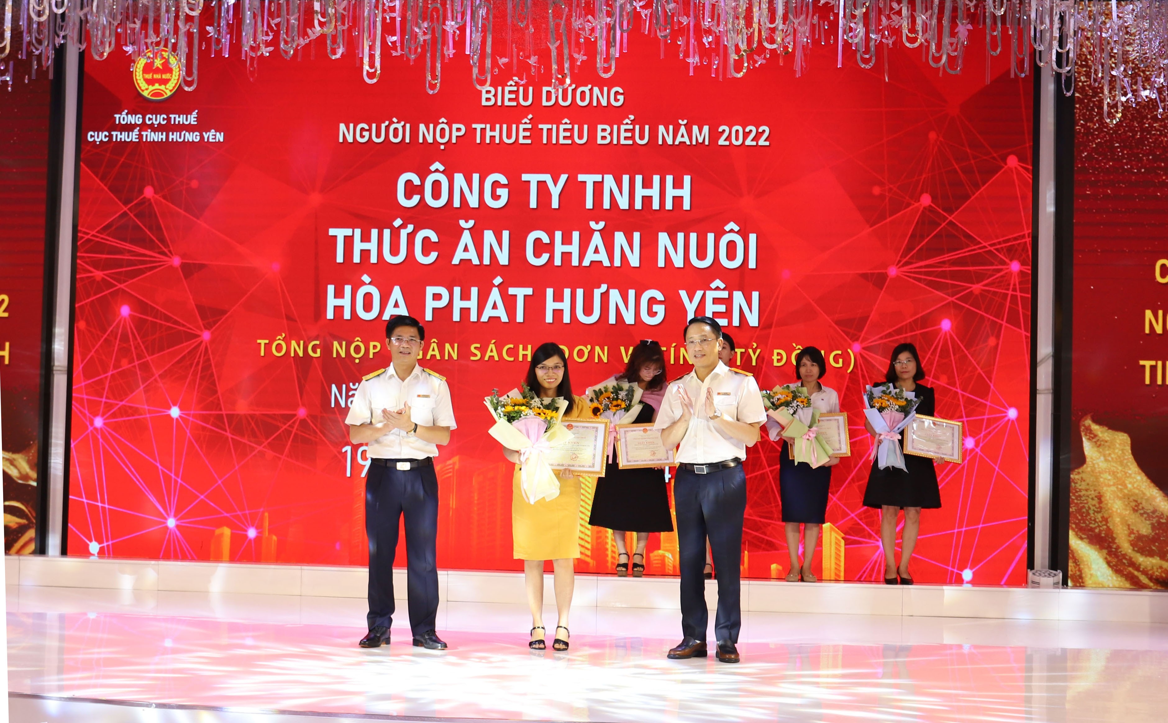 thuc-an-hoa-phat