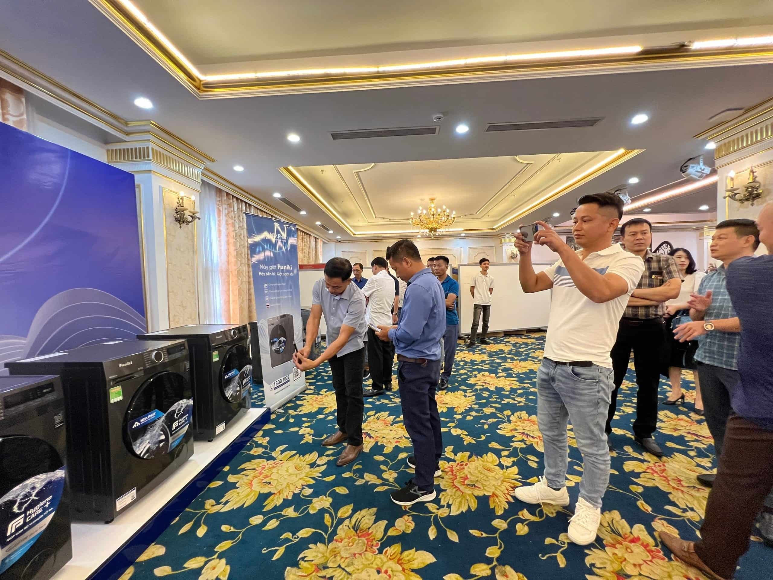 z4775762237639-7ad5cbee7da612f515fd825c87946797