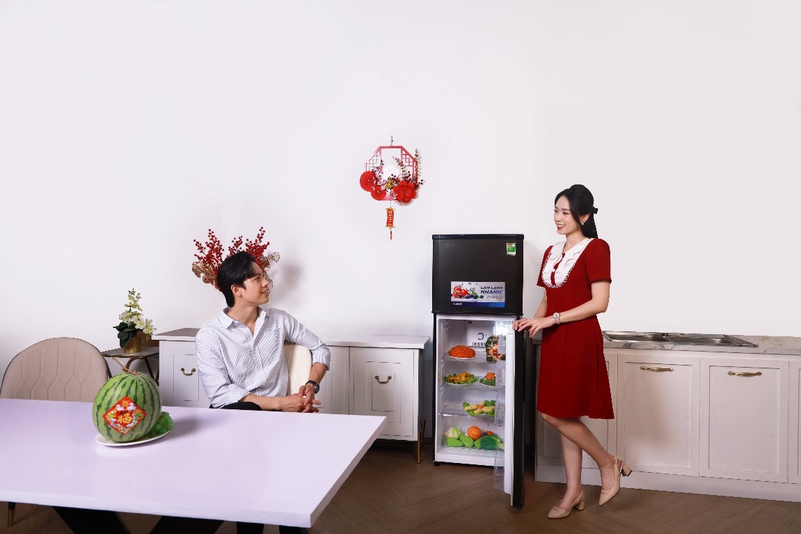 Gia đình nhỏ xinh sắm ngay 3 mẫu tủ lạnh nhỏ gọn, tiết kiệm điện dịp Tết này