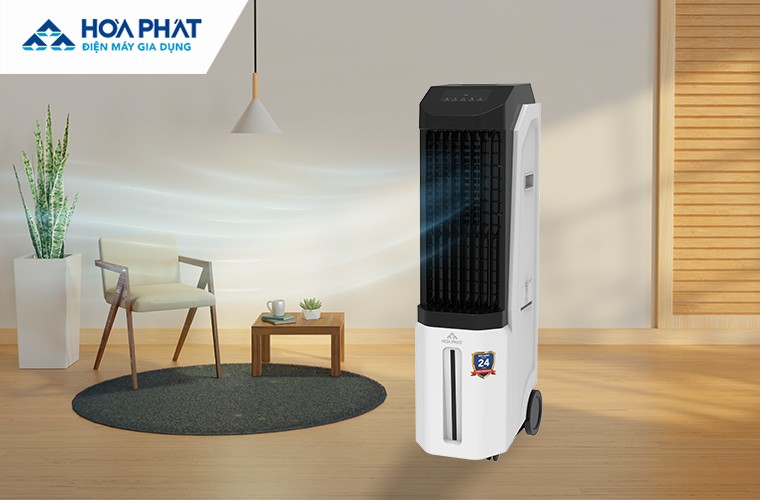 co-nen-dung-quat-dieu-hoa-trong-phong-kin