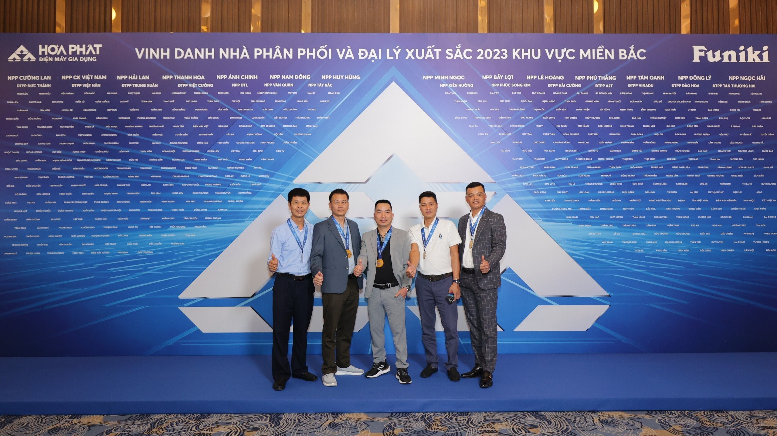 z5232852756747-943a1f263ba1c90bde29b34f49e5ce2c