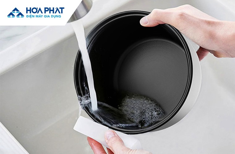 ve-sinh-long-noi-com-dien