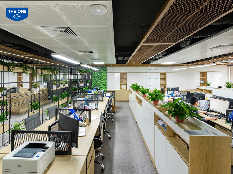 Văn phòng mở được thiết kế để khuyến khích sự tương tác và hợp tác giữa mọi người.