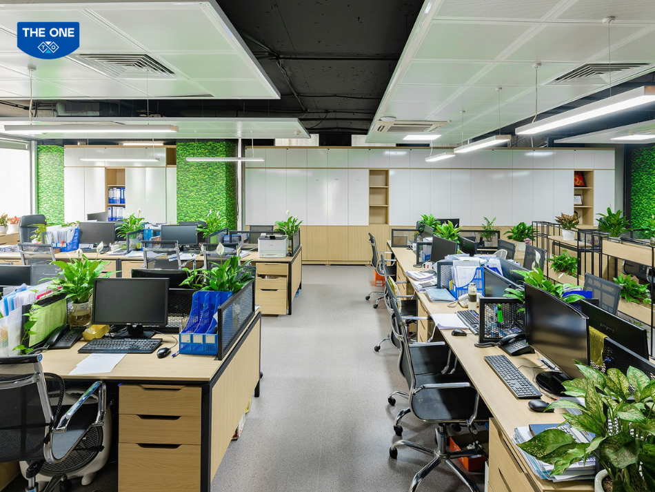 Văn phòng mở có tính linh hoạt cao, cho phép sắp xếp lại không gian làm việc một cách dễ dàng và tiết kiệm.