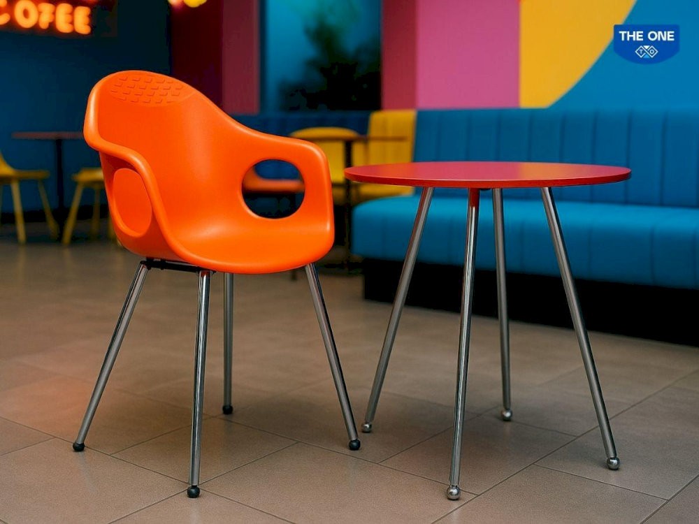 Bàn ghế cafe màu tươi sáng phù hợp với đối tượng khách hàng trẻ