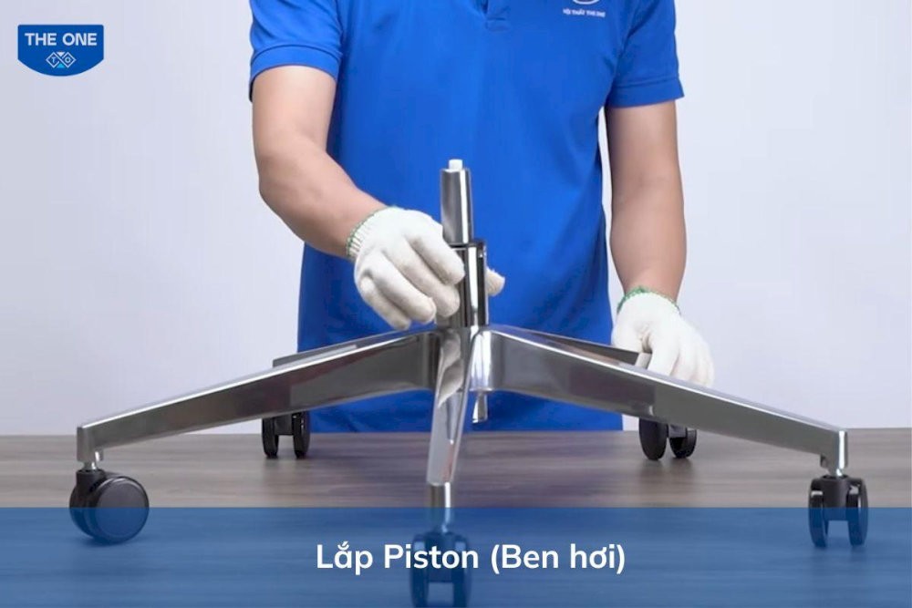 cach-lap-ghe-xoay-van-phong-2-buoc-2-lap-rap-phan-chan-ghe-03