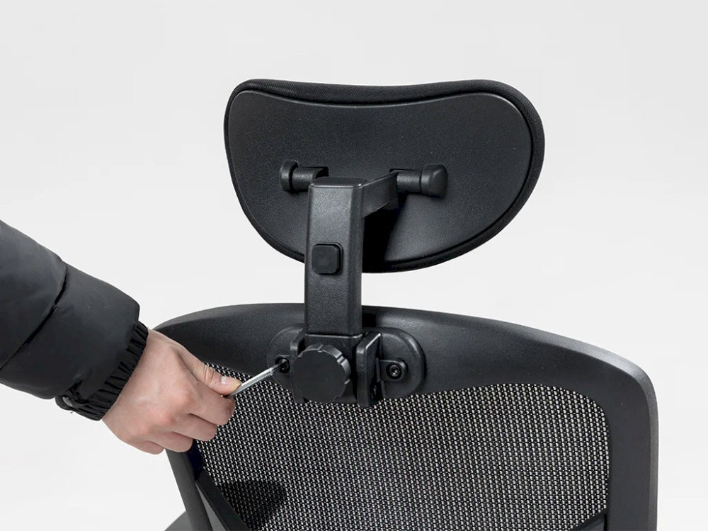 cach-thao-ghe-xoay-van-phong-2-5-buoc-5-thao-tua-lung-tay-vin-va-mam-ghe-neu-can-05