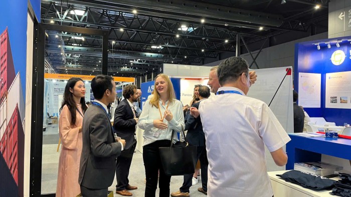 container-trien-lam-2