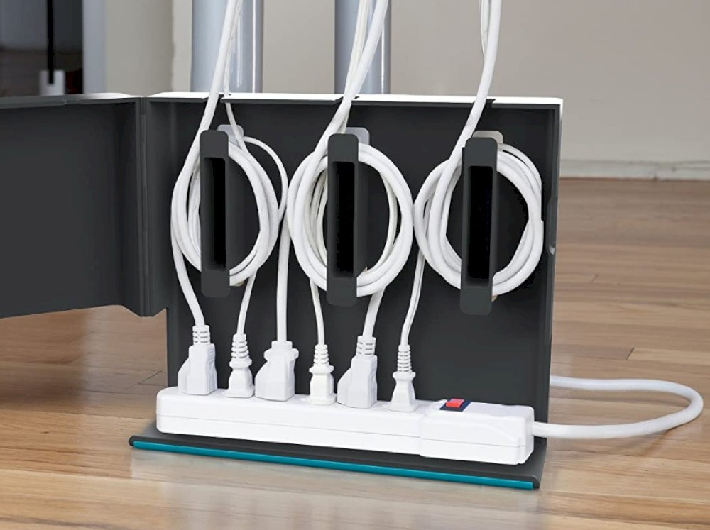 Cách bố trí dây điện gọn gàng, an toàn trong lớp học. (Nguồn: Internet)