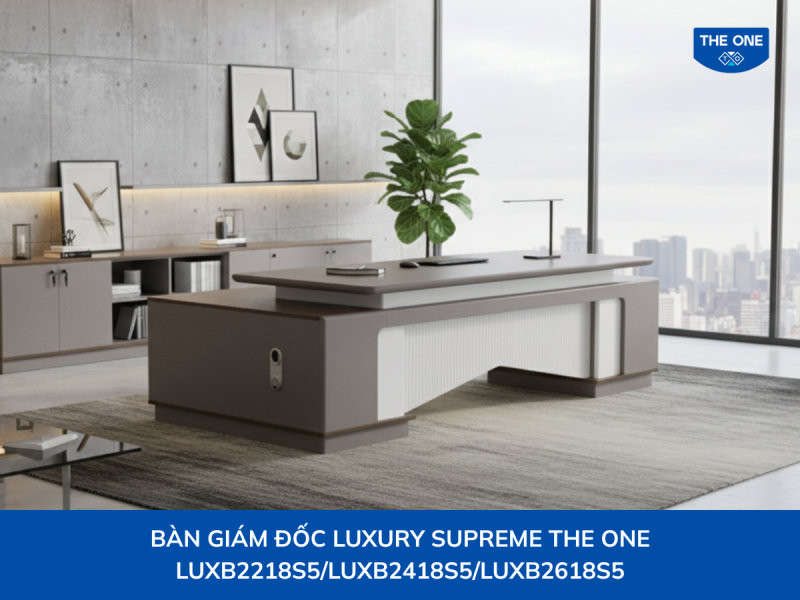 Bàn làm việc có lưng tựa vào bức tường chắc chắn, tạo cảm giác an toàn, ổn định và vững tâm trong công việc.