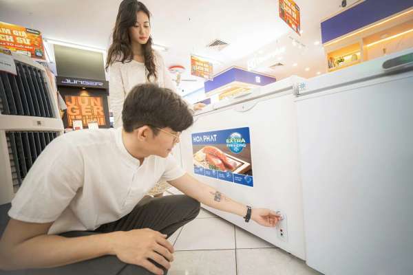Tủ đông bền bỉ, tiết kiệm điện trở thành lựa chọn của nhiều cơ sở kinh doanh dịp cận Tết
