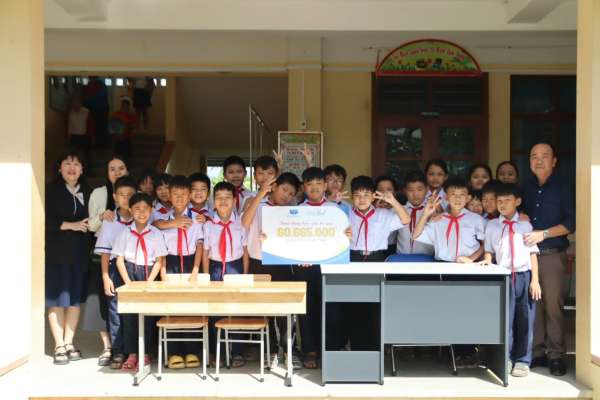 Nội thất The One phối hợp cùng Báo Pháp Luật Việt Nam trao tặng Thiết bị học tập tại Đắk Lắk