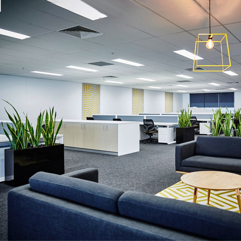 Canh Thân không nên đặt các vật dụng sắc nhọn hướng thẳng vào vị trí ngồi