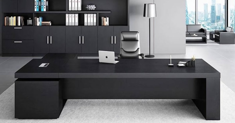 Màu xanh biển đậm hoặc đen của mặt bàn rất hợp cho sự thăng tiến của Quý Hợi (Nguồn ảnh: Internet)