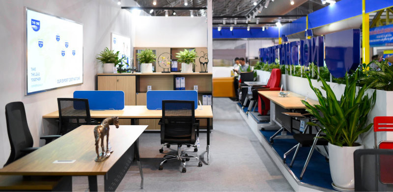 Quý Mùi nên sử dụng bàn gỗ màu xanh lá hoặc nâu nhạt để bổ trợ cho mệnh Mộc