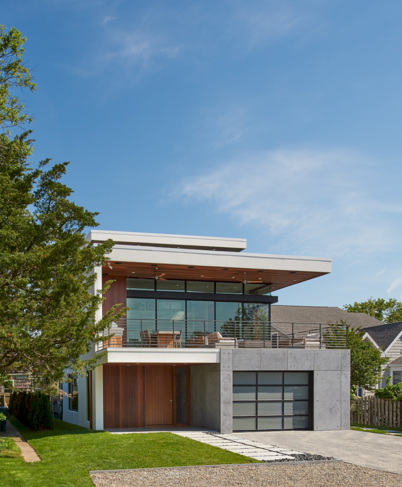 mau-nha-2-tang-dep-2-4-nha-2-tang-mai-bang-kien-truc-hinh-hop-14