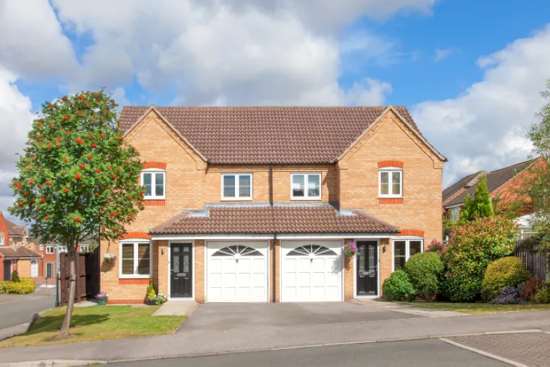 Hai căn chia sẻ tường chung để tiết kiệm diện tích (Nguồn ảnh: Internet)