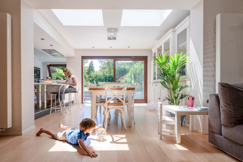 Giếng trời cung cấp ánh sáng tự nhiên sâu vào bên trong nhà (Nguồn ảnh: Internet)