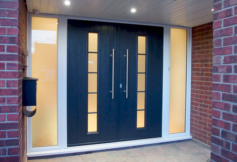 nha-rong-6m-thi-cua-chinh-rong-bao-nhieu-2-1-cua-chinh-2-canh-danh-cho-nha-chia-2-loi-di-lech-cong-03