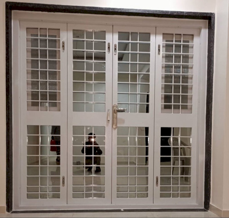 nha-rong-6m-thi-cua-chinh-rong-bao-nhieu-2-2-cua-chinh-4-canh-lua-chon-vang-cho-nha-6m-04