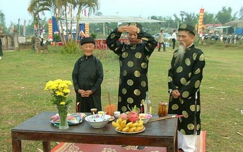 Hãy mời Thầy cúng, Pháp sư làm lễ nếu gia đình cần ưu tiên sự chuyên nghiệp. (Nguồn: Internet)