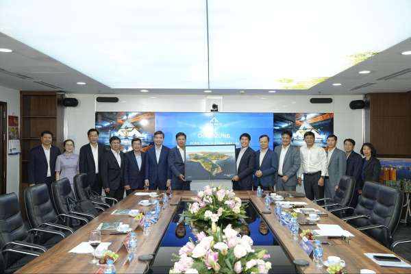 Bí thư Tỉnh ủy Đắk Lắk thăm, chúc Tết Tập đoàn Hòa Phát