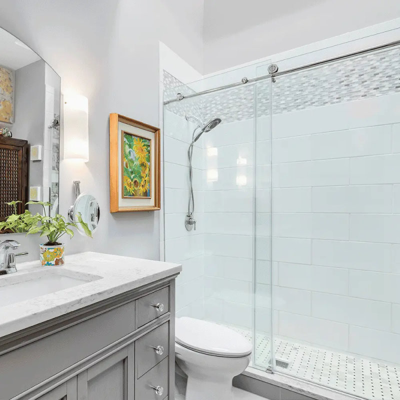 Thiết bị vệ sinh nhỏ gọn kết hợp vách kính tối ưu diện tích sử dụng hiệu quả. (Nguồn: Internet)