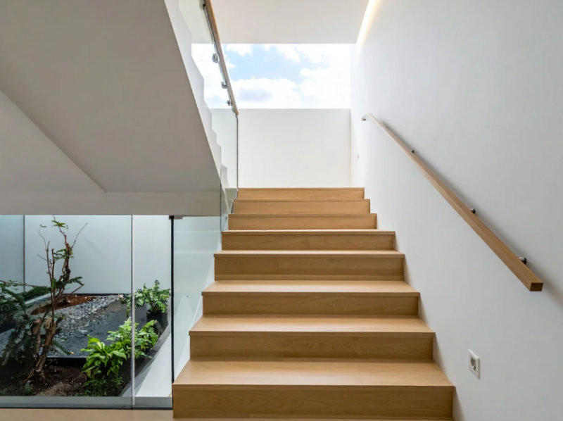 Tính toán bậc cầu thang chuẩn phong thủy mang lại sinh khí và tài lộc. (Nguồn: Internet)