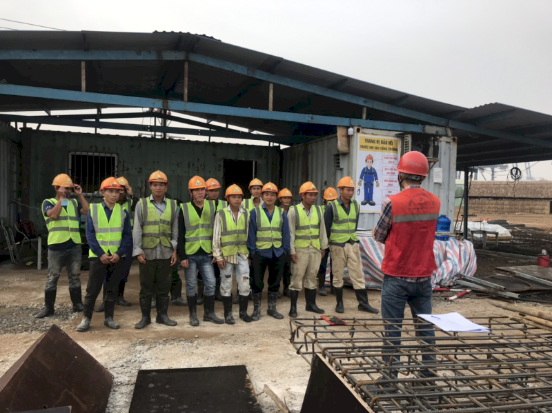 Chuẩn bị kỹ lưỡng về tài chính và pháp lý là nền tảng cho một ngôi nhà vững chãi. (Nguồn: Internet)