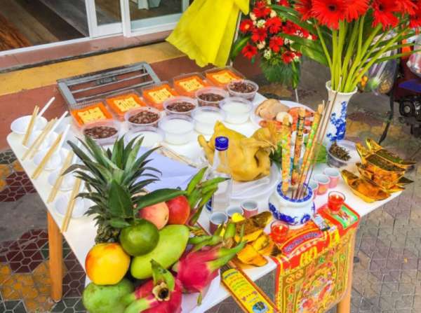 Văn khấn di chuyển bàn thờ để sửa nhà: Thủ tục và lưu ý chuẩn phong thủy