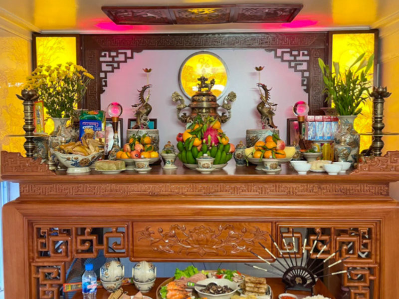 Văn khấn di chuyển bàn thờ Gia tiên sang vị trí khác. (Nguồn: Internet)