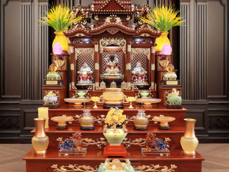 Văn khấn chuyển bàn thờ thần tài, thổ địa. (Nguồn: Internet)