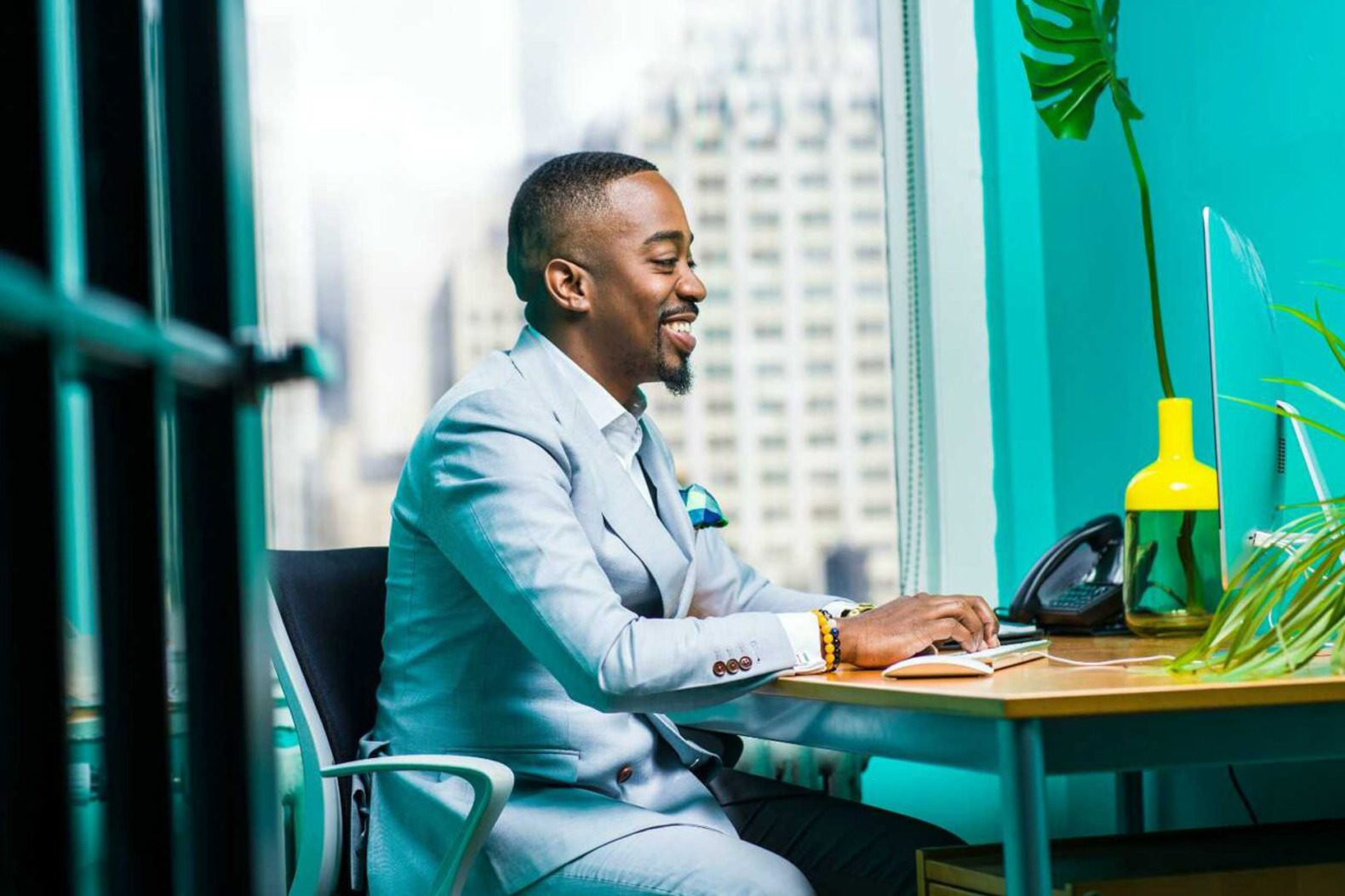 Sắc xanh mòng két trong thiết kế văn phòng 2026