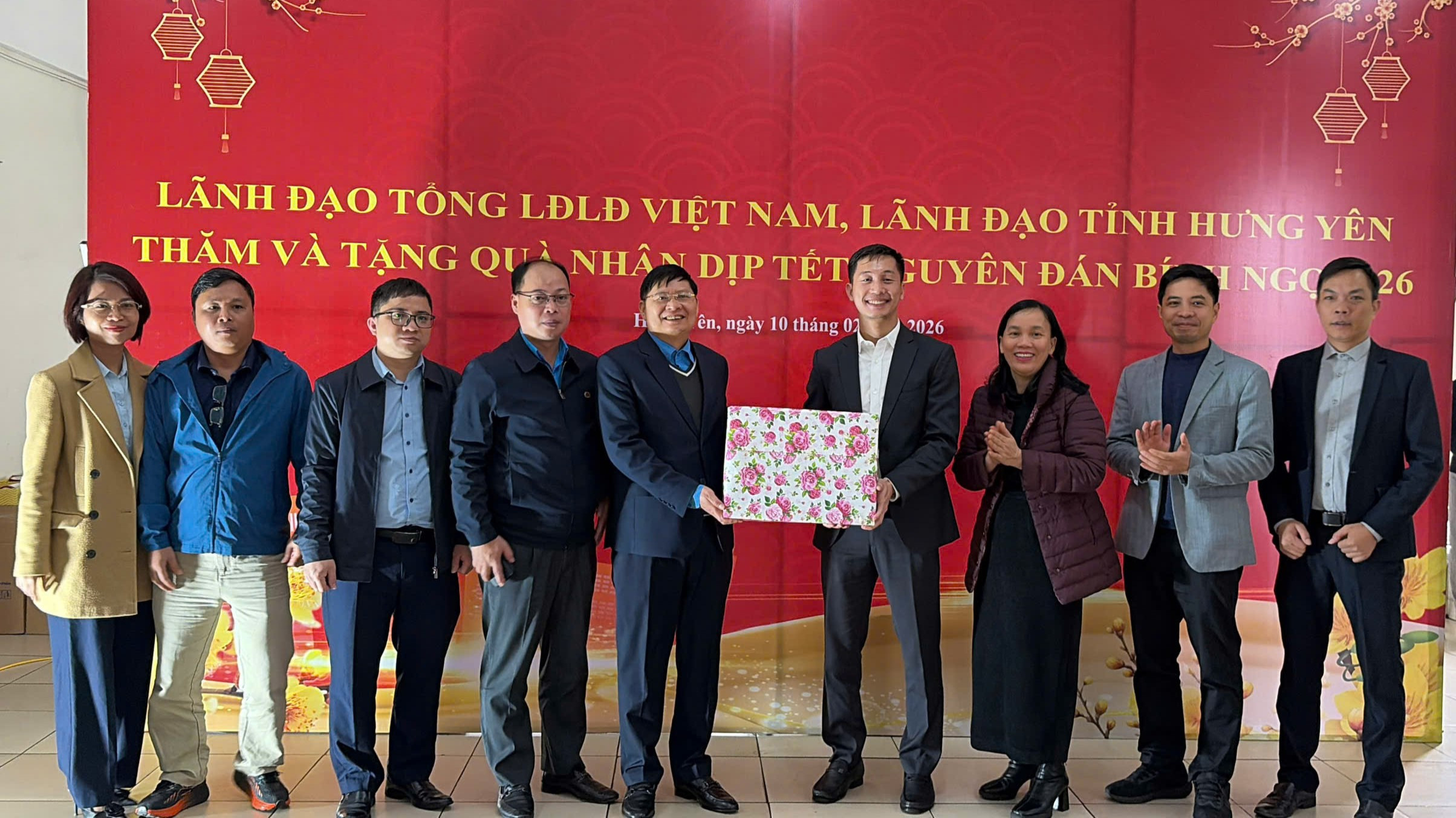 Lãnh đạo Tổng LĐLĐ Việt Nam thăm, tặng quà Tết công nhân Điện lạnh Hòa Phát