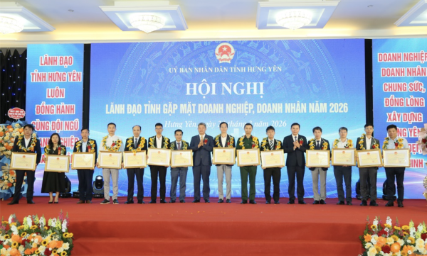 Hòa Phát nhận bằng khen của Chủ tịch UBND tỉnh Hưng Yên