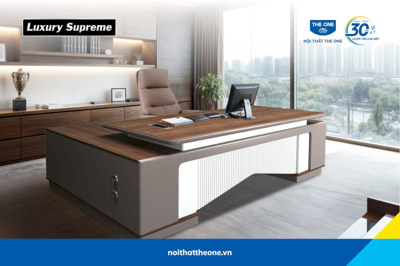 Có thể kê bàn làm việc đối diện cửa sổ nhưng bạn nên tránh ngồi tại vị trí mà ánh sáng trực diện chiếu thẳng vào mặt hoặc vào màn hình máy tính