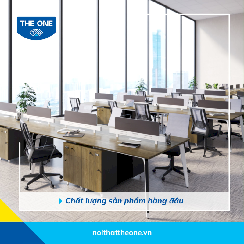 Khi kê bàn làm việc gần cửa sổ, bạn nên ưu tiên các dòng bàn sử dụng gỗ cao cấp có khả năng chống xước và hạn chế phai màu khi tiếp xúc với ánh nắng