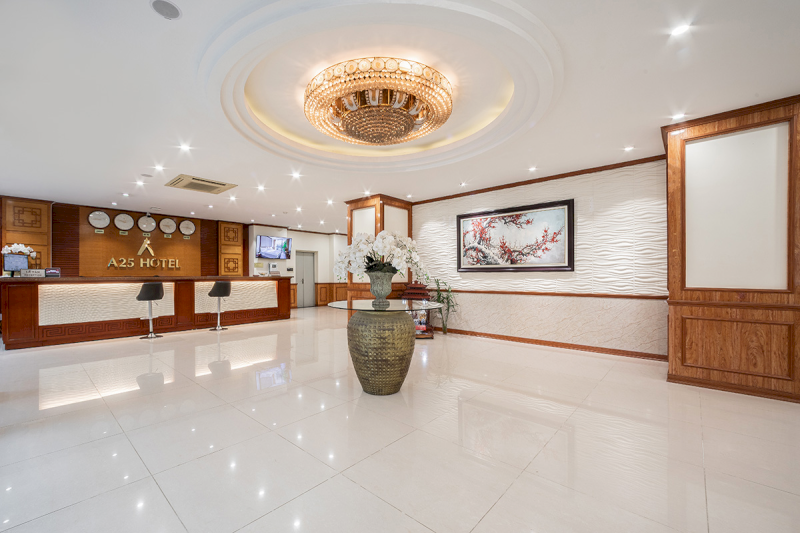 Kích thước quầy lễ tân khách sạn cao cấp được thiết kế riêng để phù hợp với không gian và phong cách nội thất ( Nguồn: Internet )