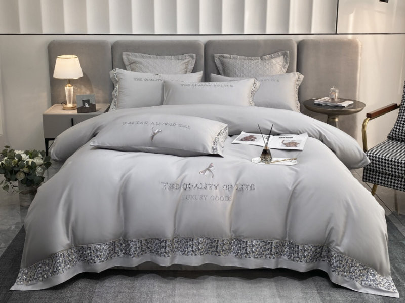 Sự mềm mại của lụa nâng niu giấc ngủ gia chủ. (Nguồn: Internet)