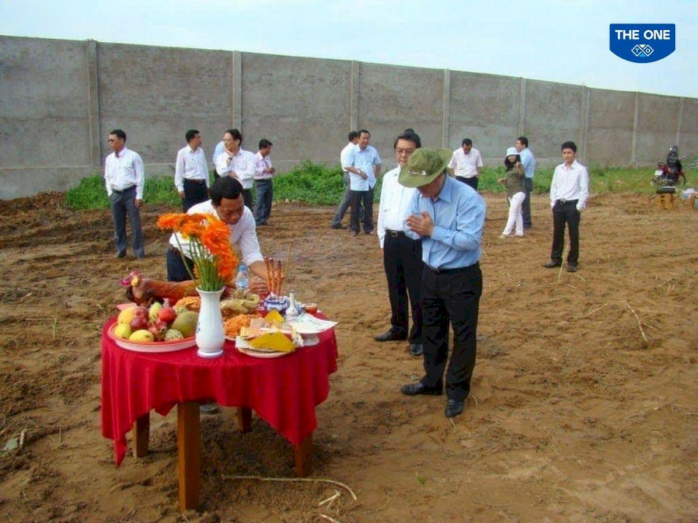 Gia chủ nên mượn tuổi của những người lớn tuổi có sức khỏe tốt, gia đạo êm ấm để xây nhà.